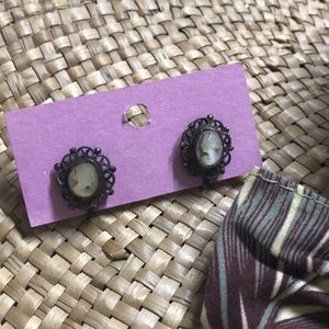 Vintage Victorian Cameo Clip On Earrings